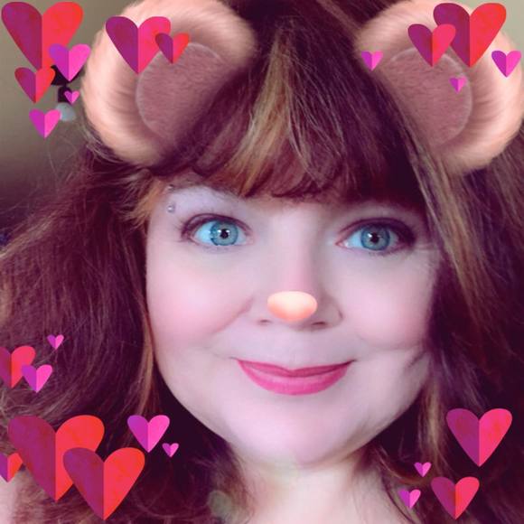 Meet your Posher, Candice - Picture 2 of 2